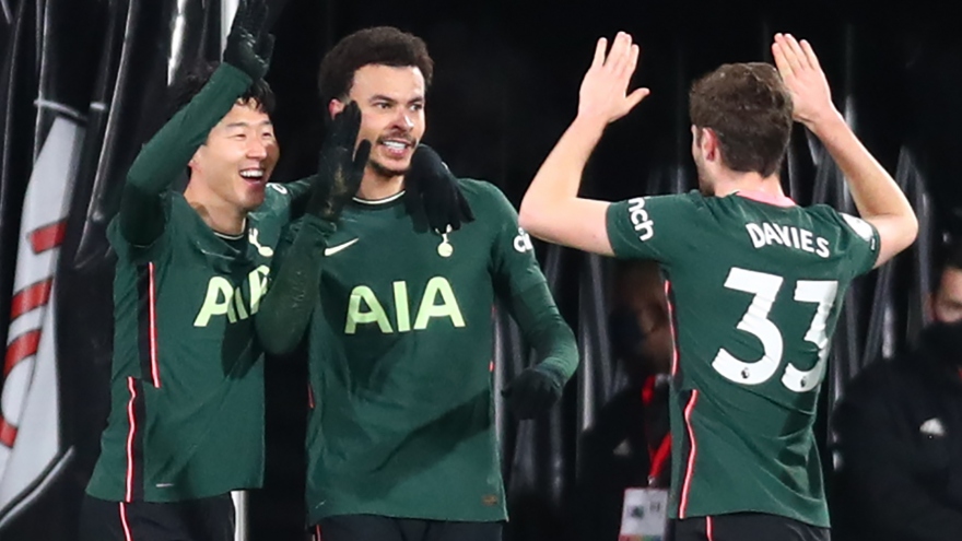 Thắng trận derby London, Tottenham "thổi lửa" vào cuộc đua top 4 Premier League